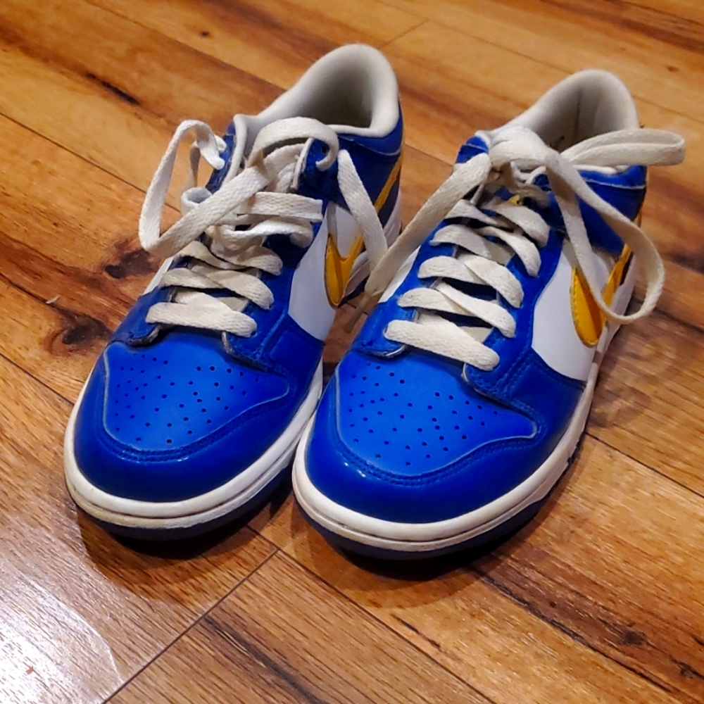 NIKE - Picture 2 of 7